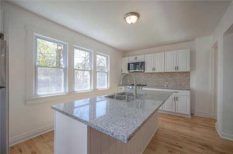 1607 E 37th Street, Kansas City, MO 64109