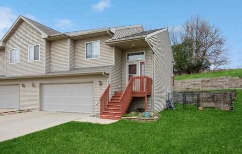 2038 Northland Cir, Coralville, IA 52241