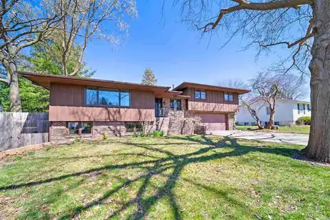 1901 13th St, Coralville, IA 52241