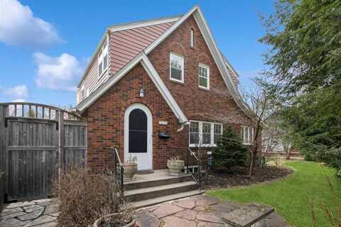 134 Parsons Ave, IowaCity, IA 52245