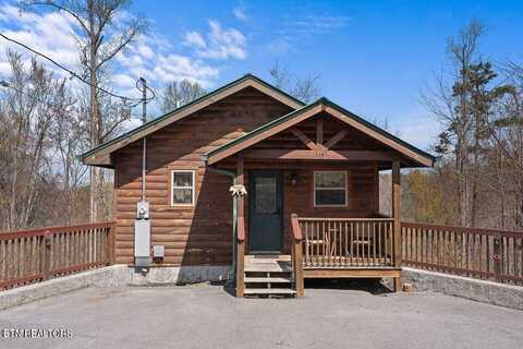 719 Hazy Circle, Gatlinburg, TN 37738