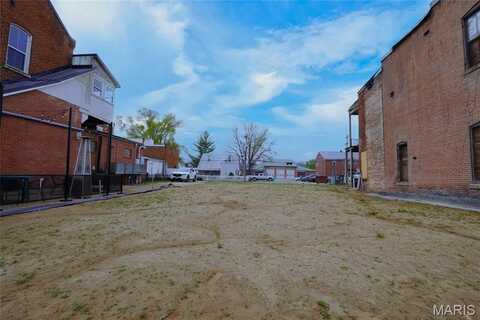 218 E 1st Street, Hermann, MO 65041
