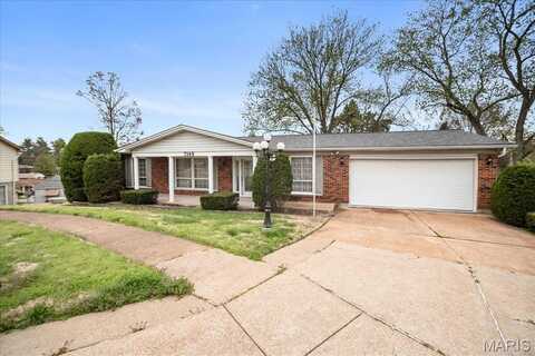 7148 Hollymont Drive, Saint Louis, MO 63123