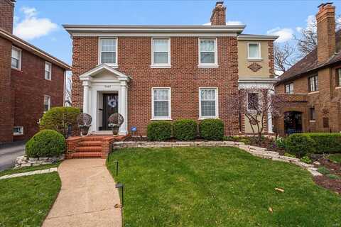7067 Forsyth Boulevard, Saint Louis, MO 63105