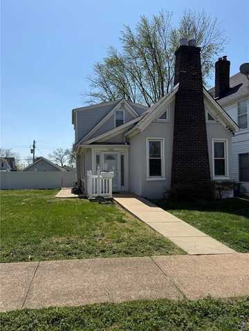 7566 Comfort Avenue, Maplewood, MO 63143
