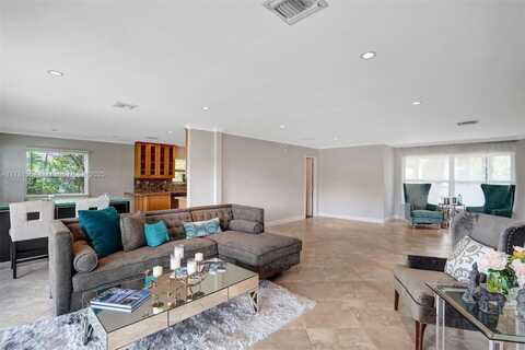 2849 NE 14th Ave, Wilton Manors, FL 33334