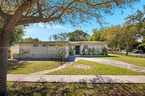 50 NE 132nd Ter, North Miami, FL 33161