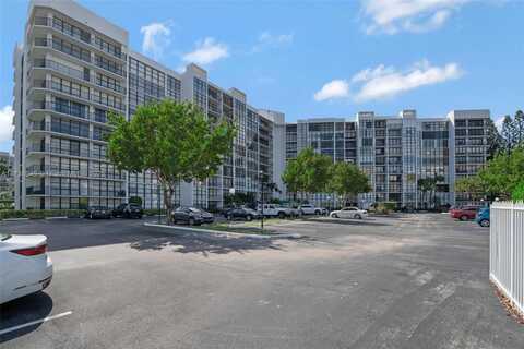 800 Parkview Dr, Hallandale Beach, FL 33009