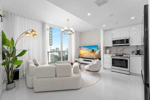 300 S Biscayne Blvd, Miami, FL 33131