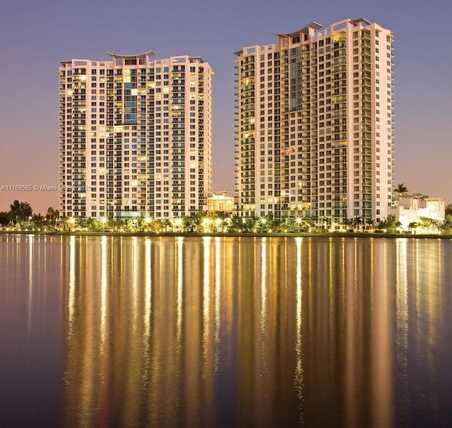 2681 N Flamingo Rd, Sunrise, FL 33323
