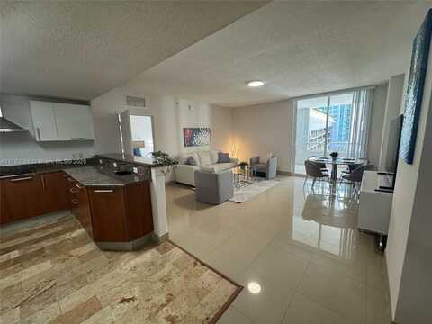 170 SE 14th St, Miami, FL 33131