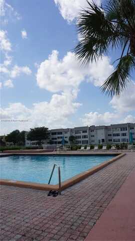 8280 Sunrise Lakes Blvd, Sunrise, FL 33322