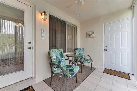219 Pine Hov Cir, Green Acres, FL 33463