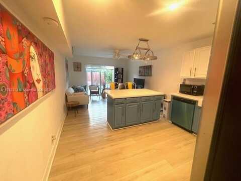 1560 NE 145th St, Miami, FL 33161