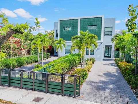 2735-2737 SW 2nd St, Miami, FL 33135