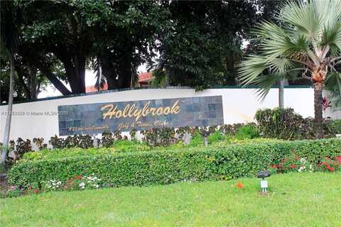 8941 S Hollybrook Blvd, Pembroke Pines, FL 33025