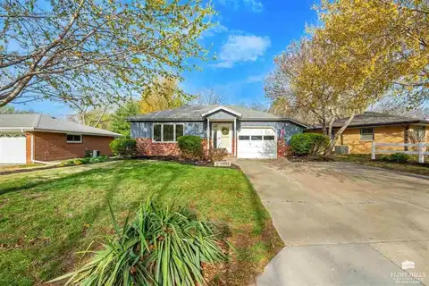 1725 Winne Drive, Manhattan, KS 66502