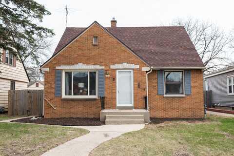 3423 N 77th St, Milwaukee, WI 53222