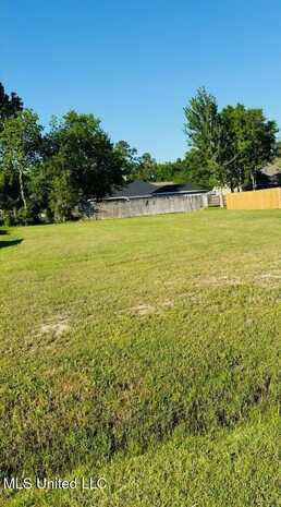 243 Bay Oaks Drive, Bay Saint Louis, MS 39520