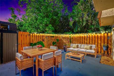 1428 PARK SHORE CIRCLE, FORT MYERS, FL 33901