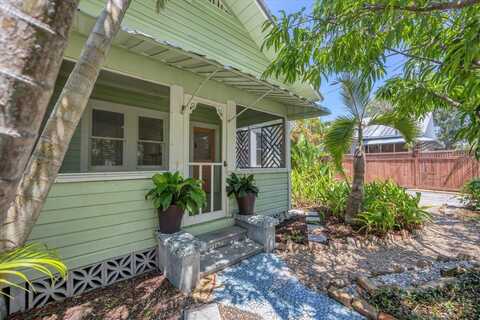 1679 ARLINGTON STREET, SARASOTA, FL 34239