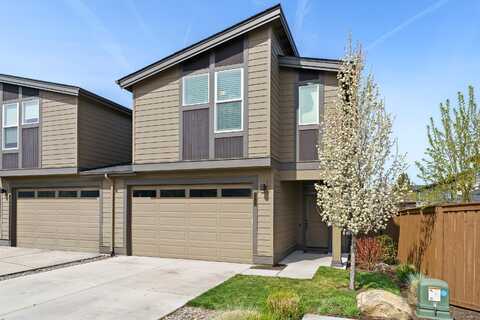 2052 NE Ancestry Court, Bend, OR 97701
