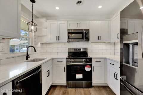 70 Buckingham Drive, Manchester, NJ 08759