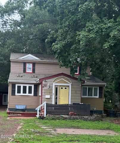 32 Woodrow Street, Oakhurst, NJ 07755