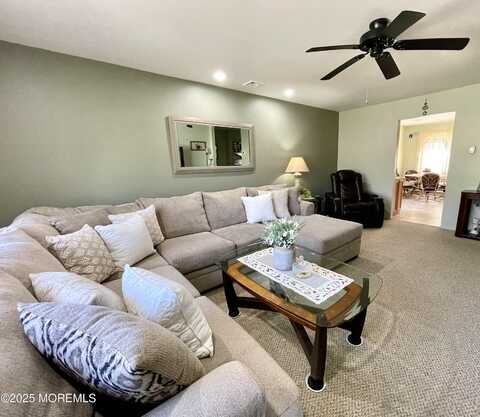 7b Rhode Island Drive, Whiting, NJ 08759