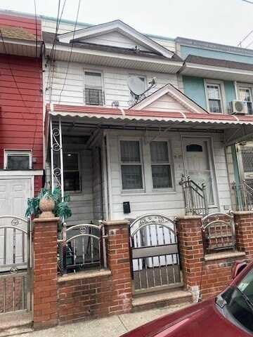 91-07 139 St, Jamaica, NY 11435