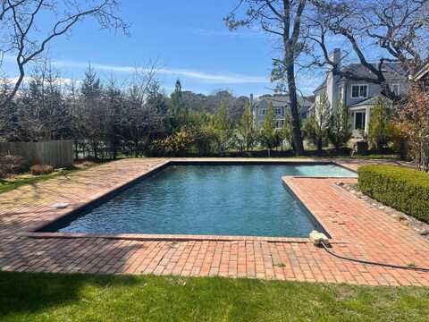 7 Gegan Drive, Southampton, NY 11968