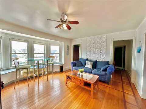 94 Main Street, Westhampton Beach, NY 11978