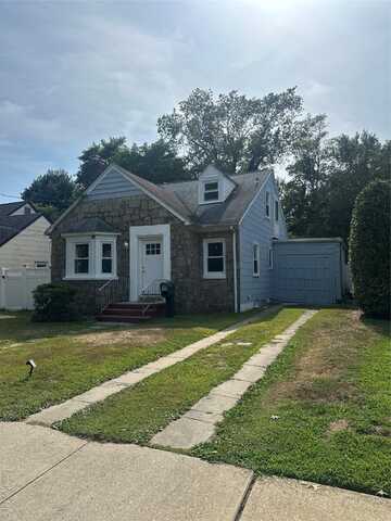 49 S Baldwin Place, Massapequa, NY 11758