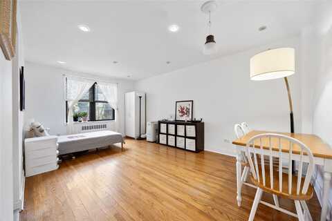 15025 72nd Road, Flushing, NY 11367