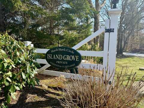 58 Marthas Road, Edgartown, MA 02539