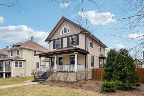 840 S Humphrey Avenue, Oak Park, IL 60304