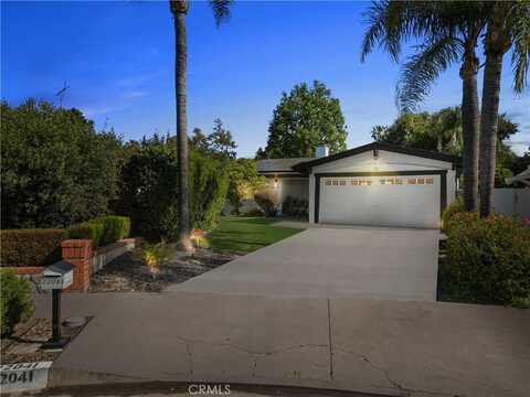 22041 Kinzie Street, Chatsworth, CA 91311
