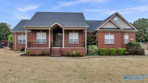 230 Twin Lakes Drive, New Market, AL 35761