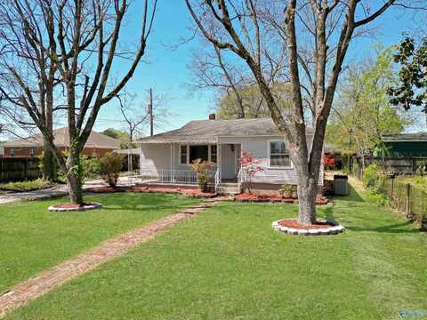 305 Hickory Avenue SW, Cullman, AL 35055