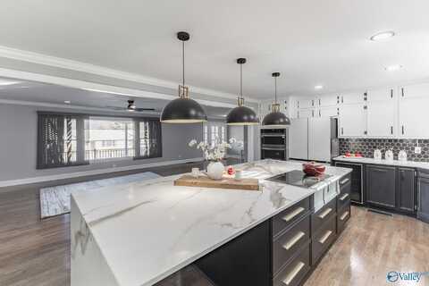 8810 Bridlewood Drive SE, Huntsville, AL 35802