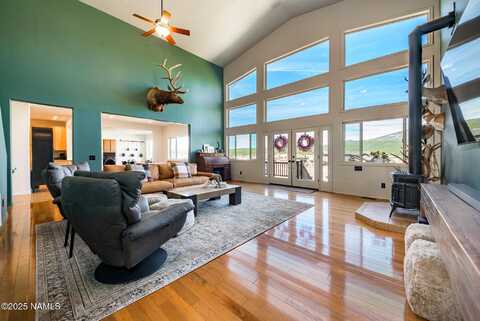 8203 W Roundup Trail, Flagstaff, AZ 86001
