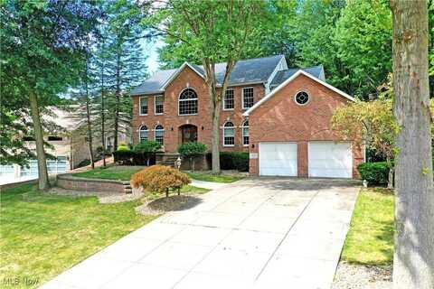 2248 Crestmont Drive, Girard, OH 44420