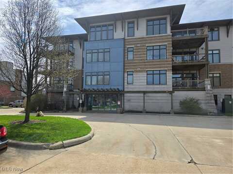 1403 Copper Trace, Cleveland Heights, OH 44118