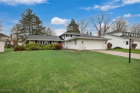17485 Lexington Lane, Strongsville, OH 44136
