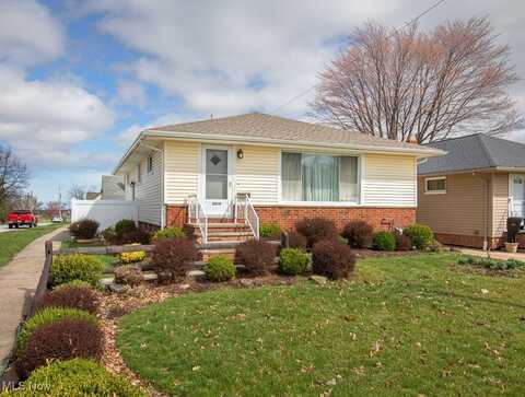 8218 Newport Avenue, Parma, OH 44129