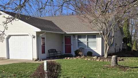 224 W Heatherwood Drive, Barberton, OH 44203