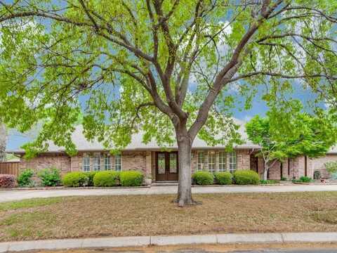 6812 Riverdale Drive, Fort Worth, TX 76132