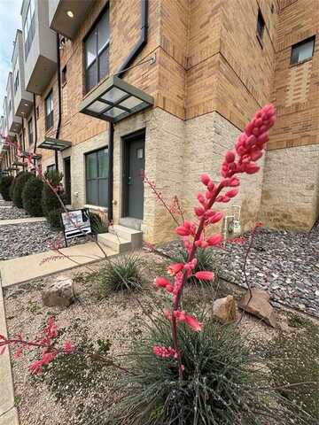 736 Skyline Bluff Court, Fort Worth, TX 76102