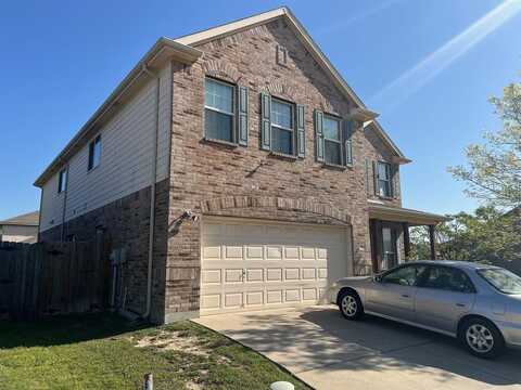400 Emerald Creek Drive, Fort Worth, TX 76131