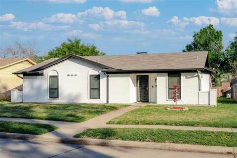 910 Meadowcove Circle, Garland, TX 75043